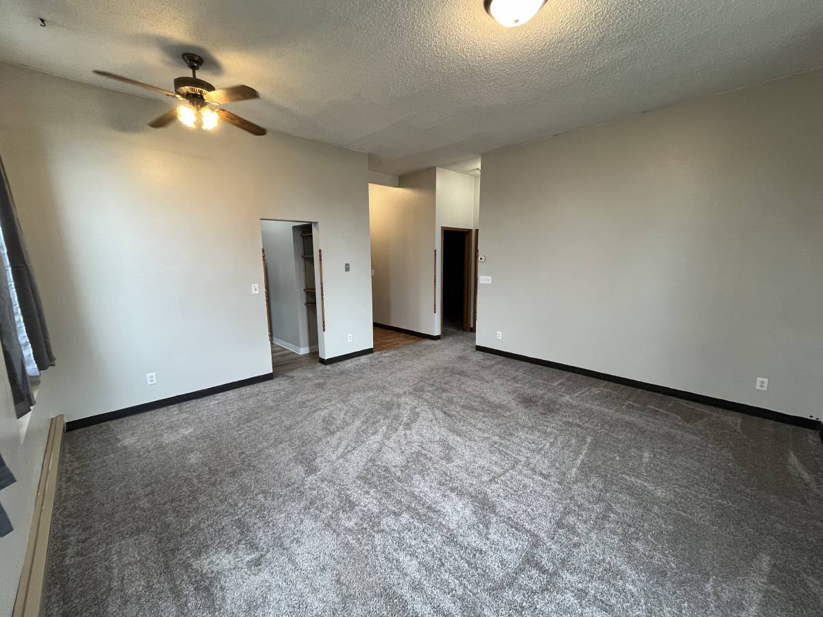 Apartment for rent at 809 Oak St #3, Lisbon, ND 58054