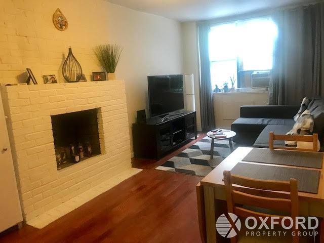 Apartment for rent at 304 E 78th St #2F, New York, NY 10075