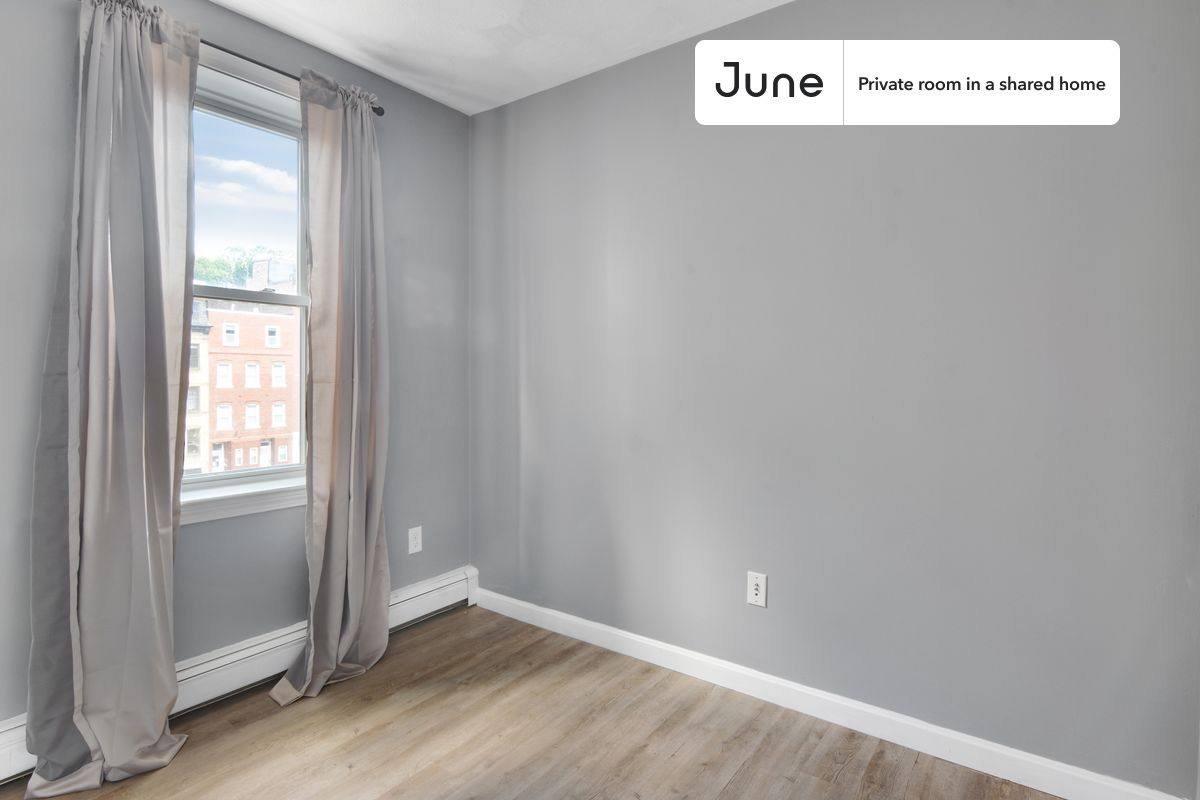 Apartment for rent at 36 N Bennet St, Boston, MA 02113