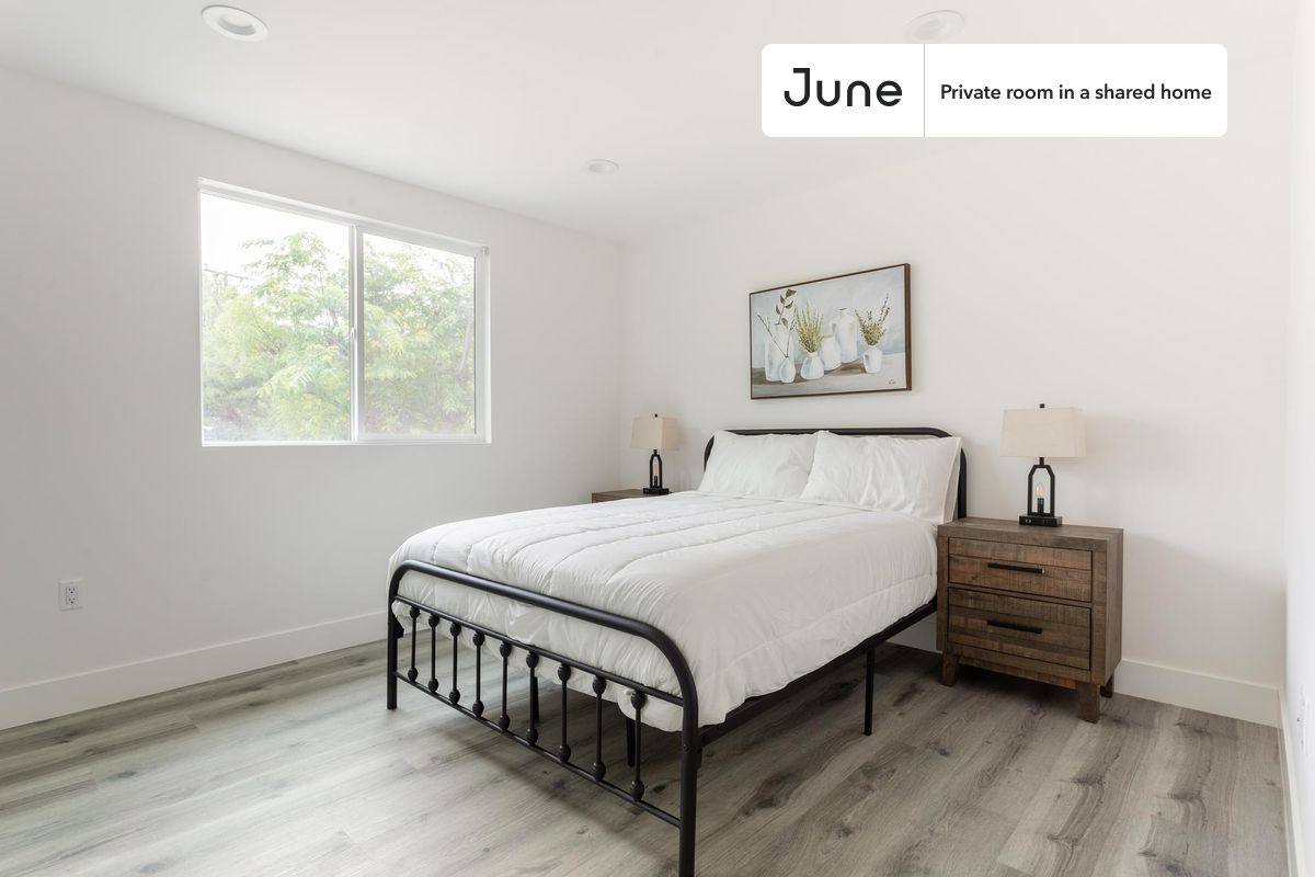 Apartment for rent at 5641 Auckland Ave, North Hollywood, CA 91601
