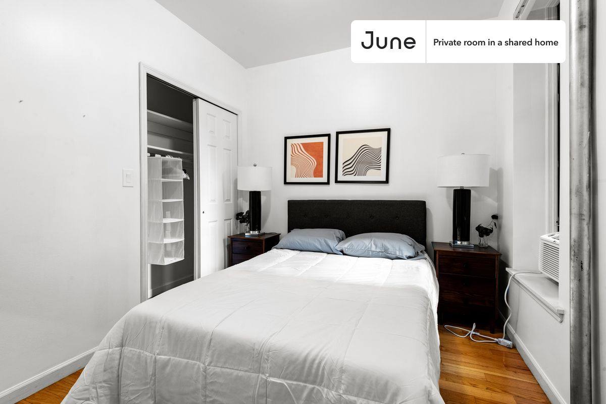 Apartment for rent at 174 Canal St, New York, NY 10013