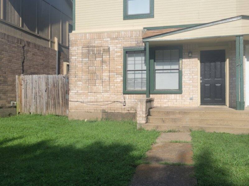 Townhouse for rent at 1133 Houston Dr, Mesquite, TX 75149