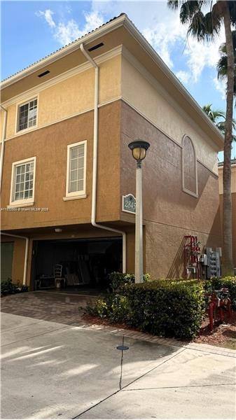 Townhouse for rent at 2845 NE 185th St, Miami, FL 33180
