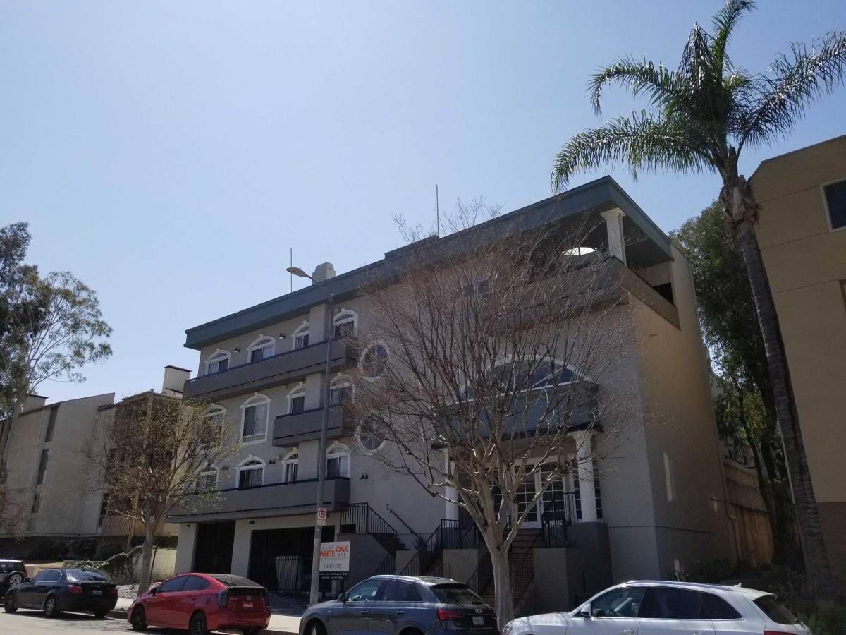 Apartment for rent at 5457 White Oak Ave #105, Encino, CA 91316