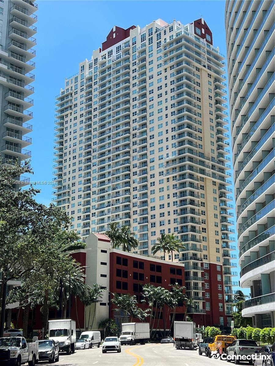 Apartment for rent at 1155 Brickell Bay Dr #3008, Miami, FL 33131