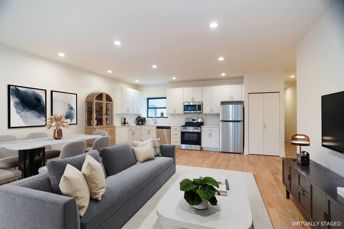 Apartment for rent at 652 W Gordon Terrace #2W, Chicago, IL 60613