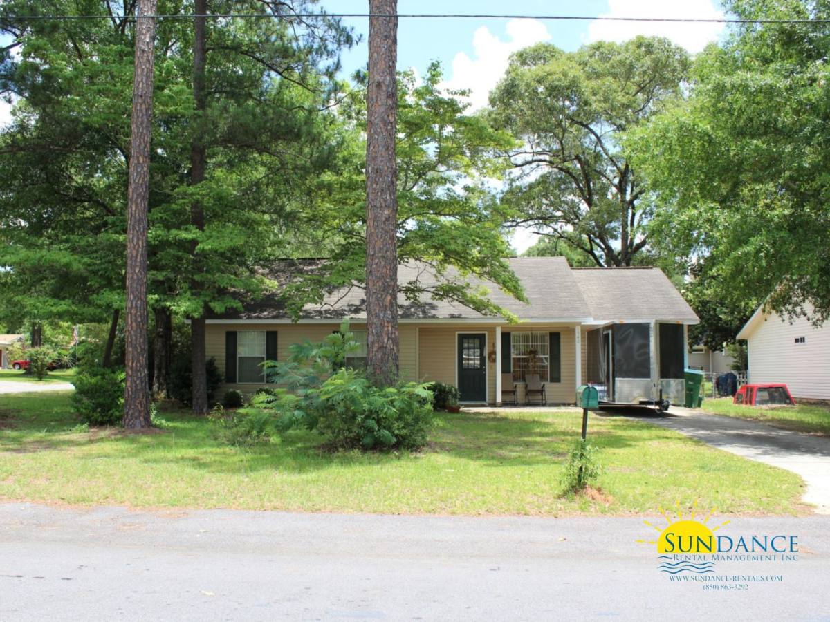 House for rent at 1540 Lloyd St N, Crestview, FL 32536