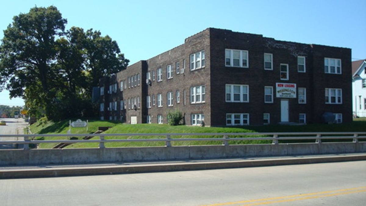 Apartment for rent at 1215 15th St, Moline, IL 61265