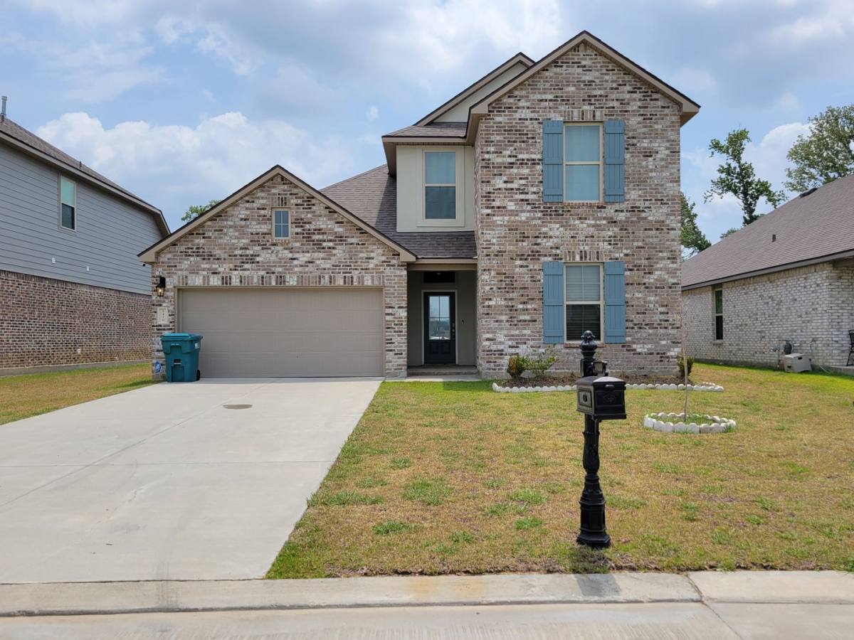 Townhouse for rent at 2420 Reserve Dr, Westlake, LA 70669
