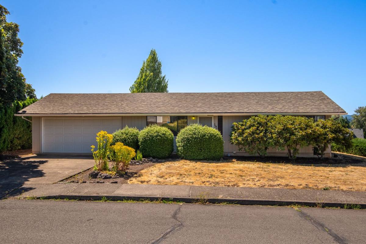 Apartment for rent at 181 NE Fern Court, Dallas, OR 97338