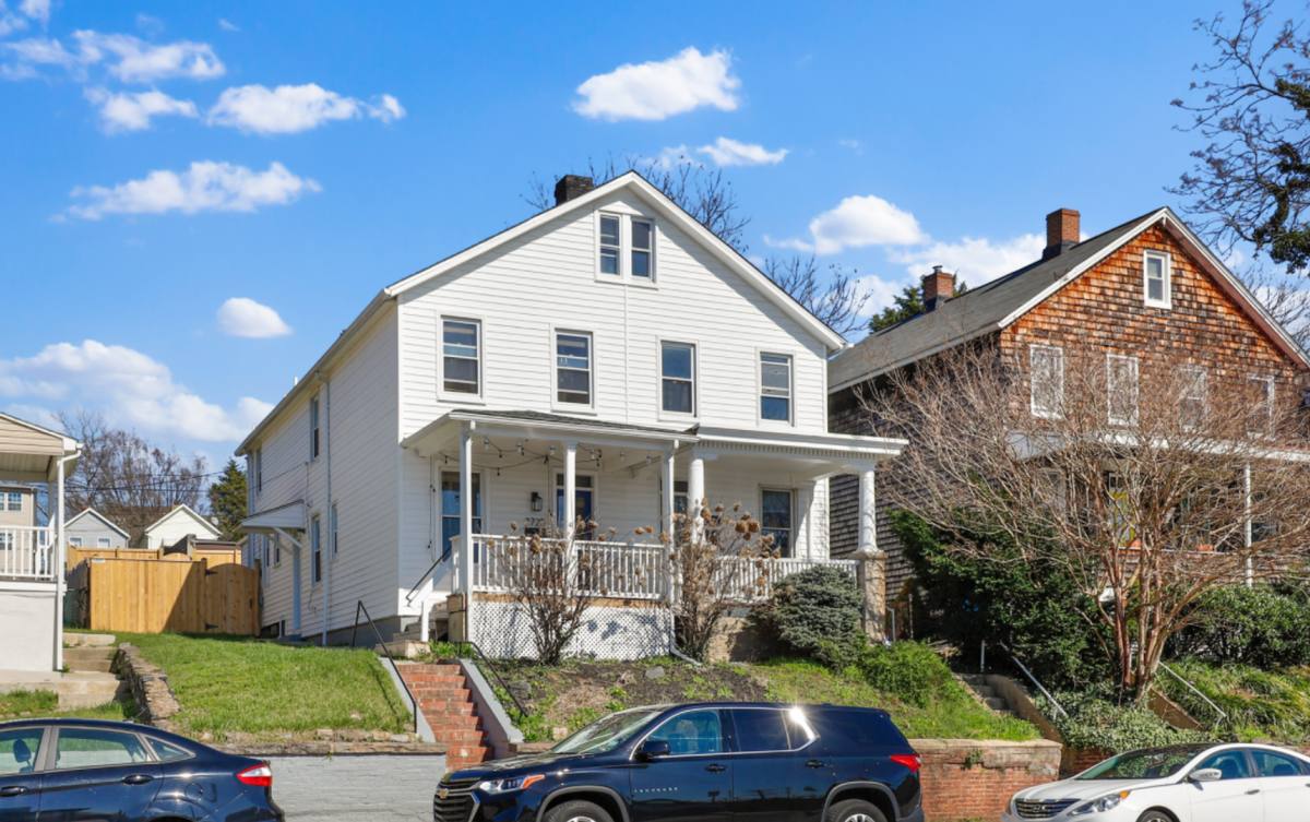 House for rent at 3723 Falls Rd, Baltimore, MD 21211