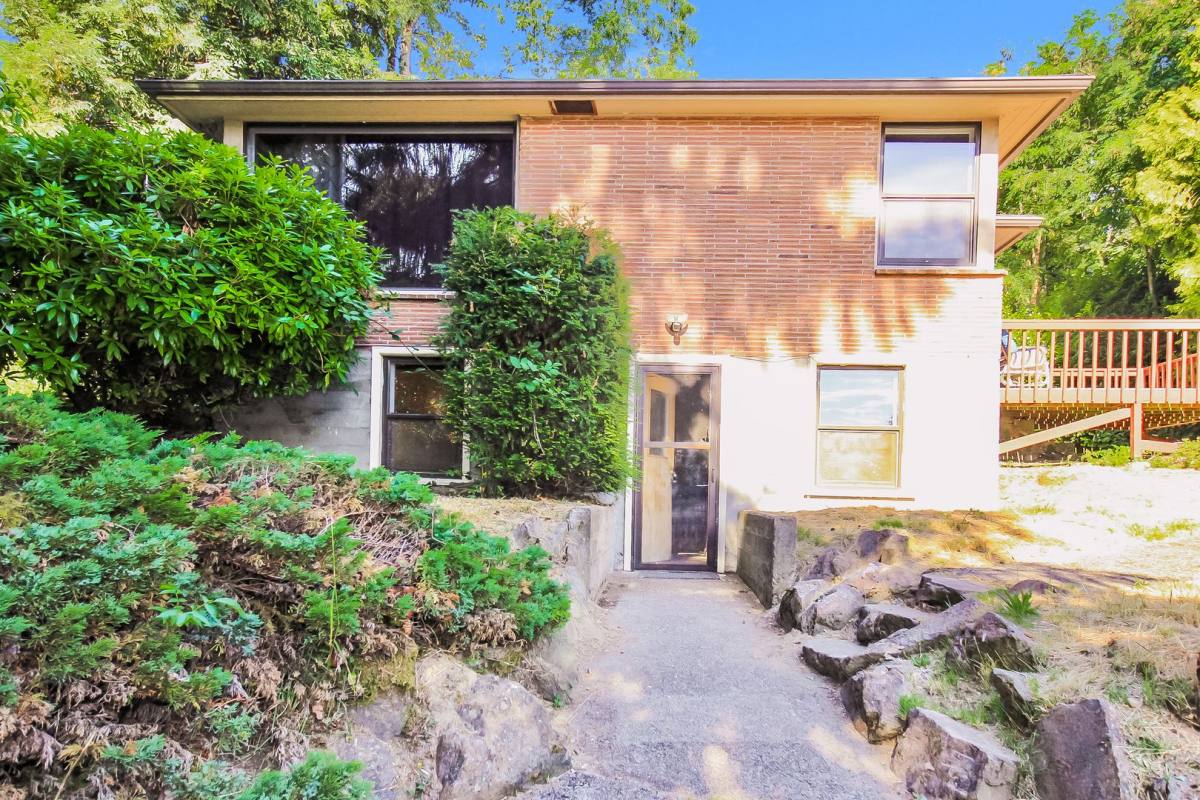 Apartment for rent at 1434 S 116th, Seattle, WA 98168