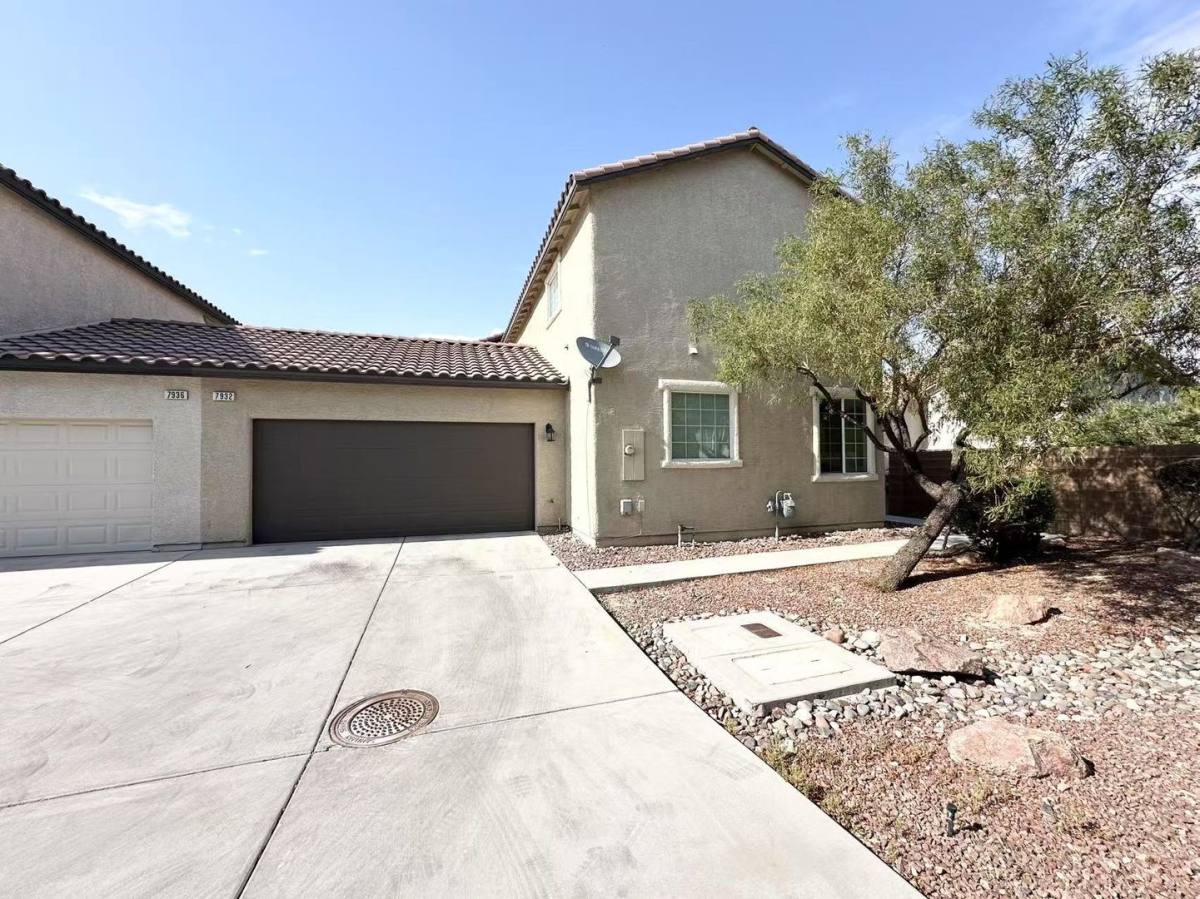 House for rent at 7932 Crimson Point St, Las Vegas, NV 89149