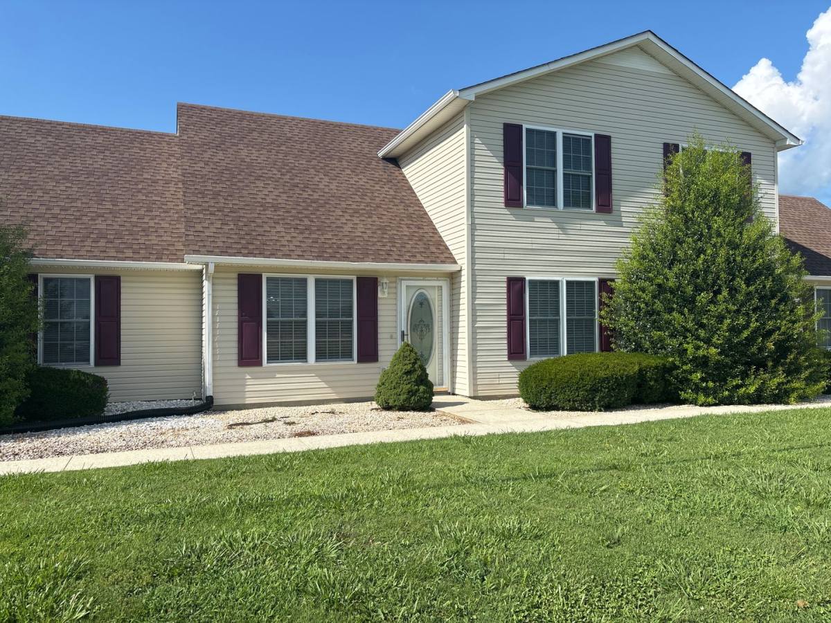 Townhouse for rent at 1150 Doak Rd, Manchester, TN 37355