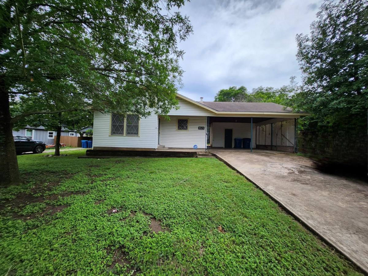 House for rent at 913 Prescott St, Kerrville, TX 78028