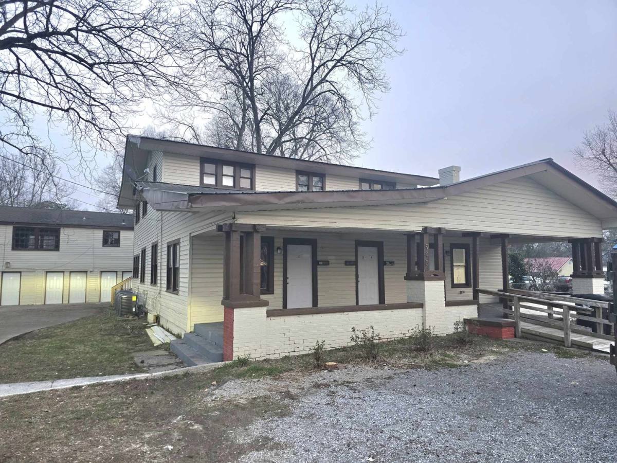 Apartment for rent at 948 S 11th St, Gadsden, AL 35901