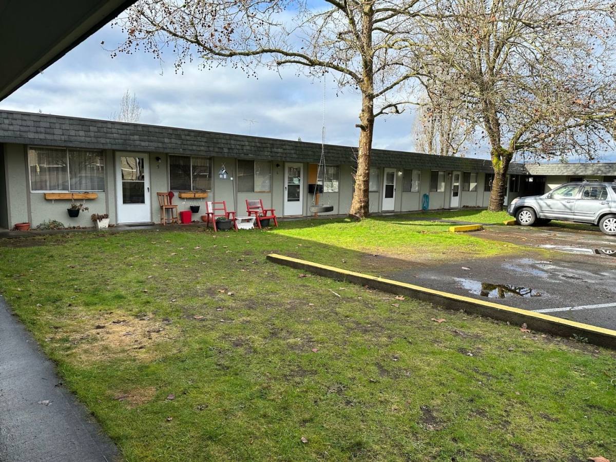 Apartment for rent at 10624 Kendrick St SW, Lakewood, WA 98499
