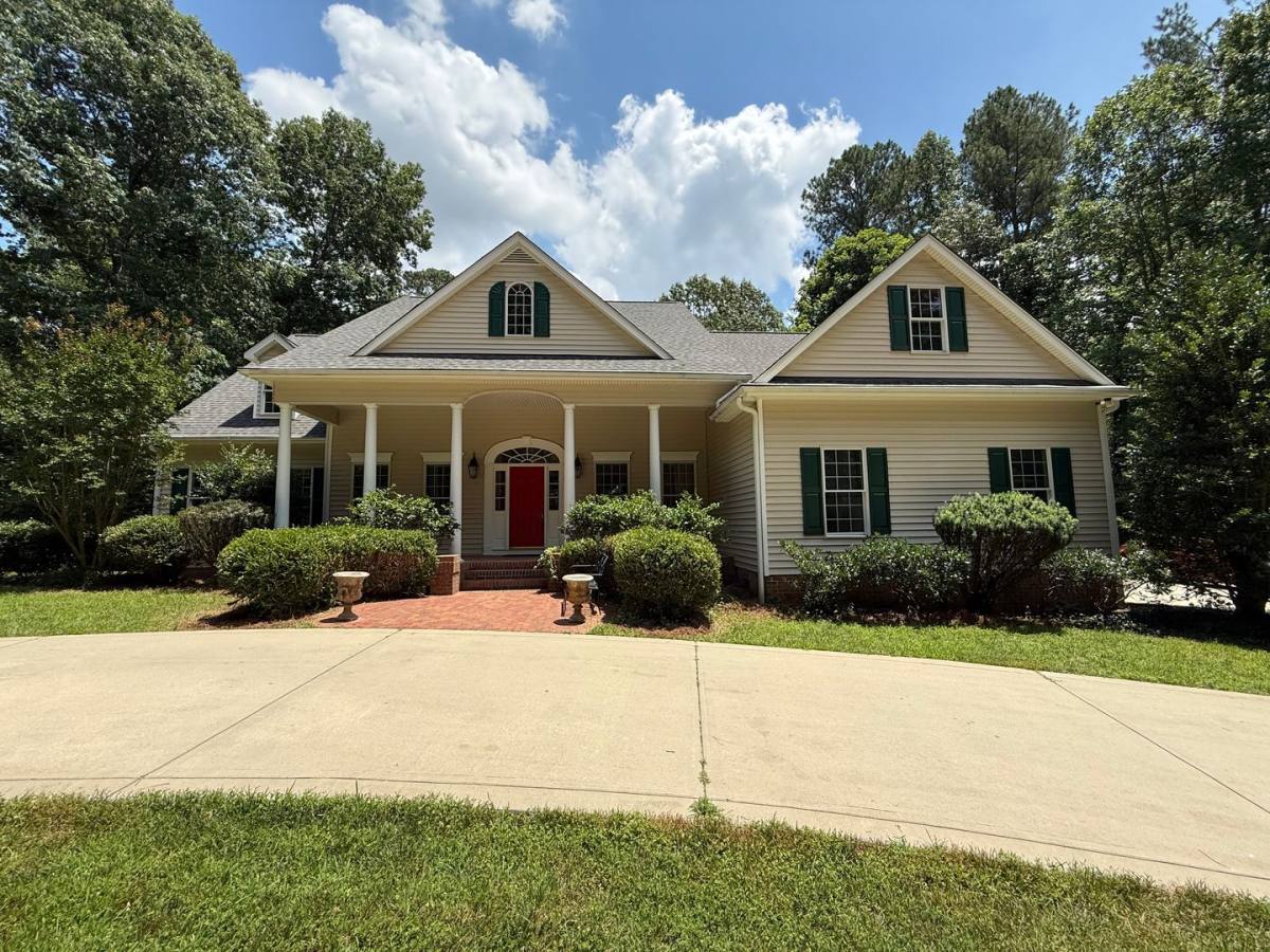 House for rent at 3021 Hickory Tree Place, Raleigh, NC 27610