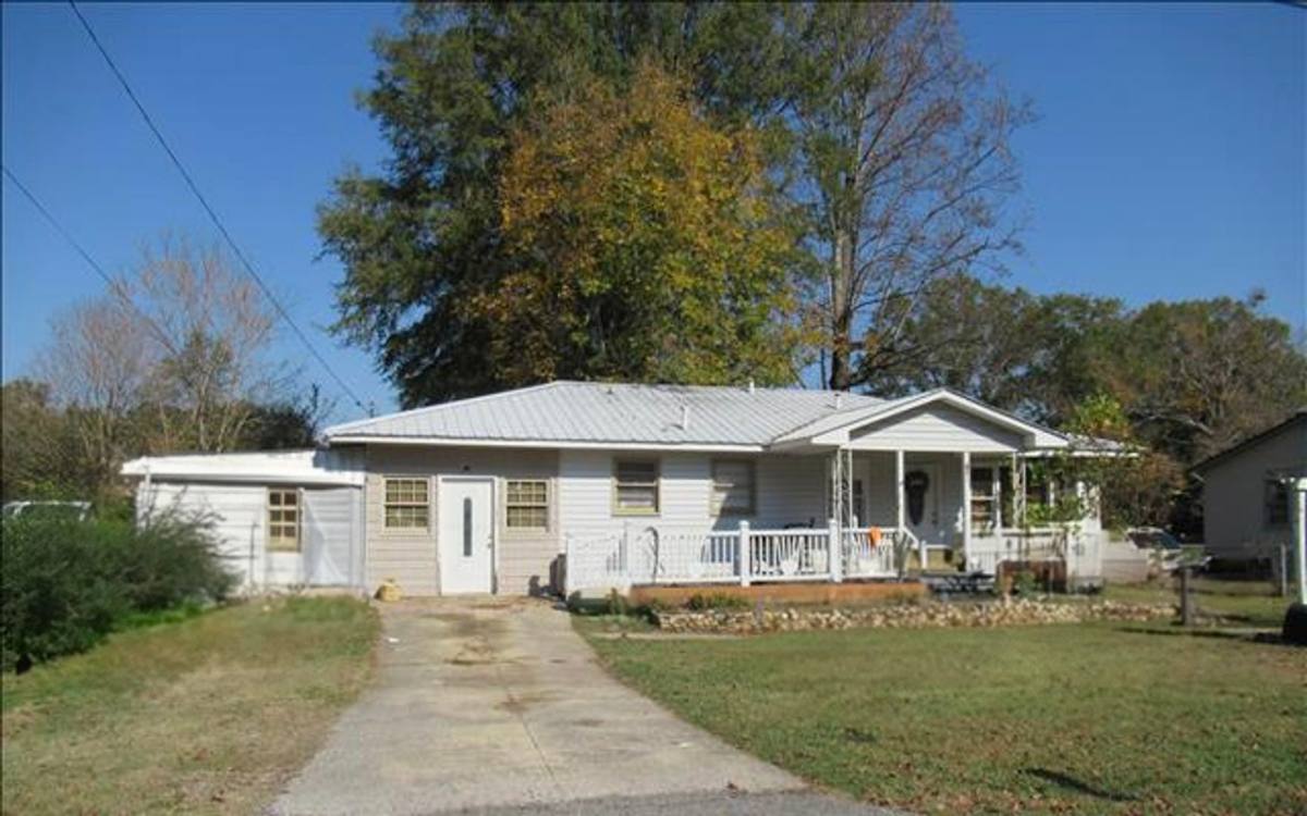 House for rent at 1110 Finley St SW, Jacksonville, AL 36265