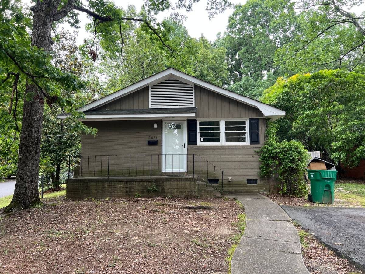 House for rent at 5078 Curtiswood Dr, Charlotte, NC 28213