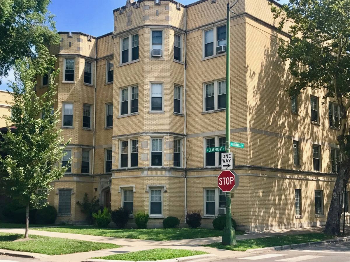 Apartment for rent at 6203-05 N Claremont, Chicago, IL 60659