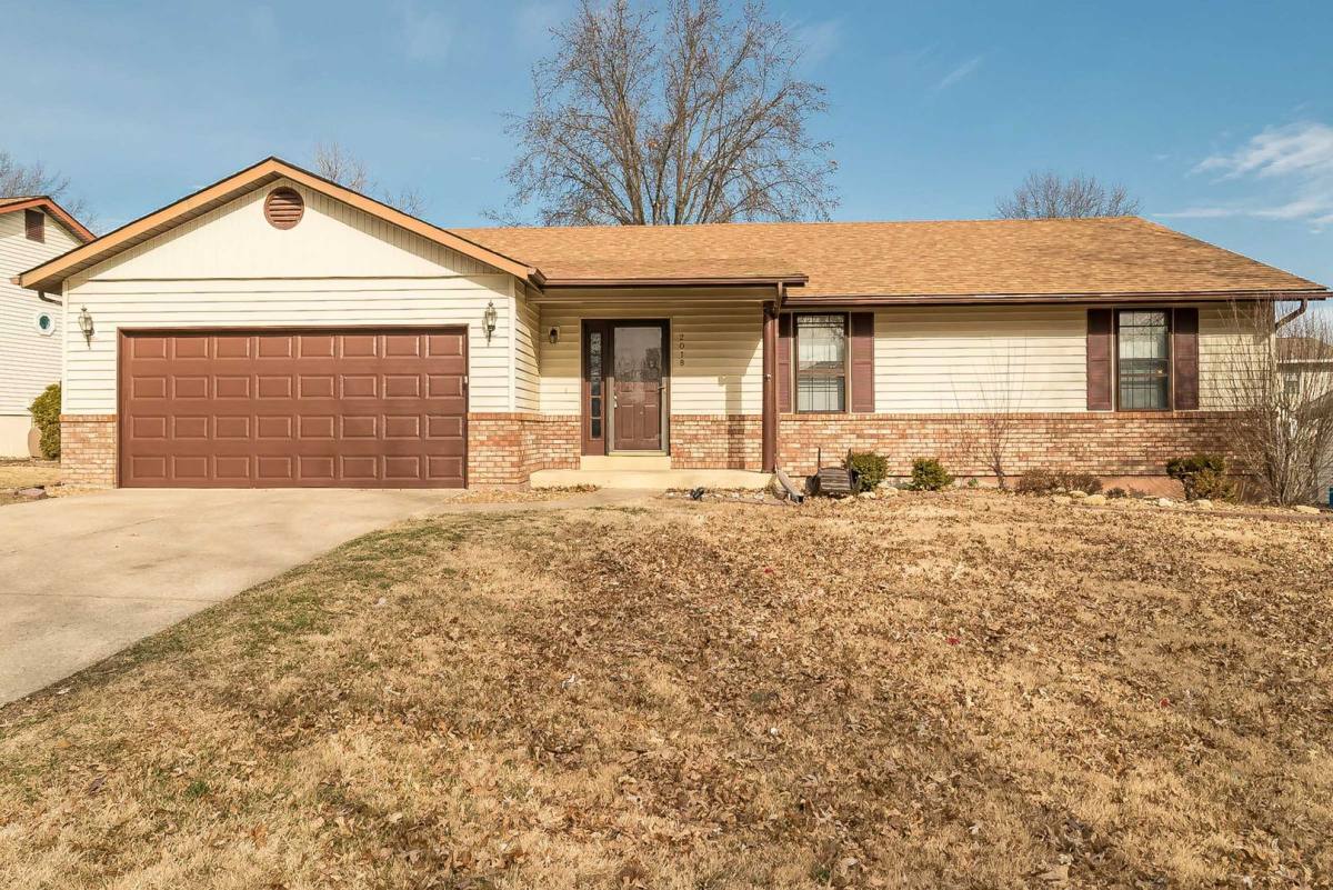 House for rent at 2018 Creekpoint Dr, Saint Peters, MO 63376