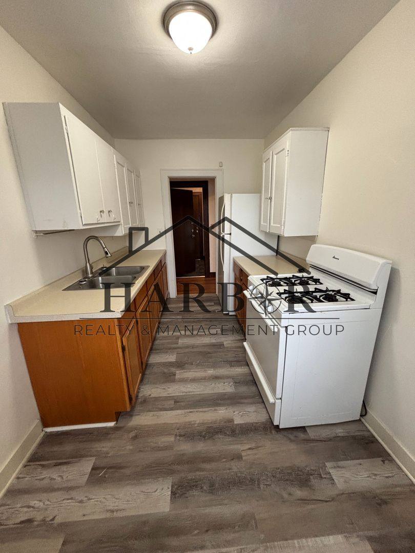 Apartment for rent at 1215 Saint Johns Ave #4, Albert Lea, MN 56007