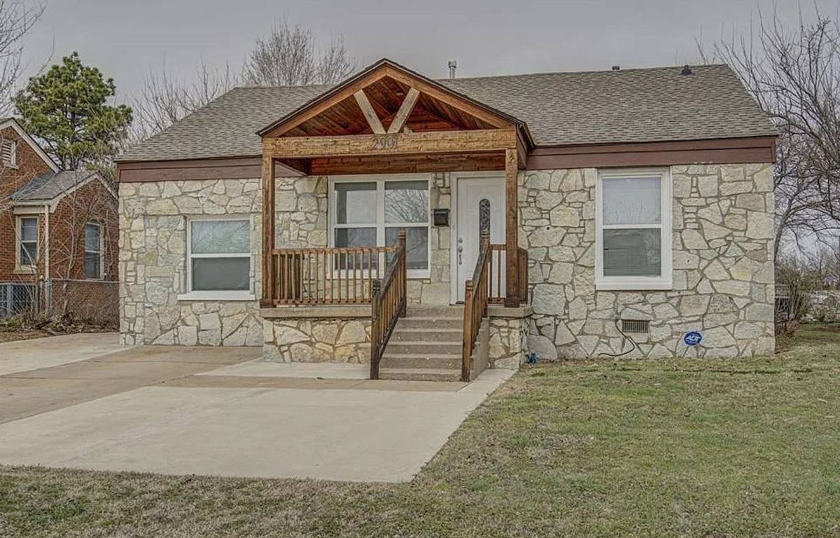 House for rent at 2901 NW 43rd St, Oklahoma City, OK 73112