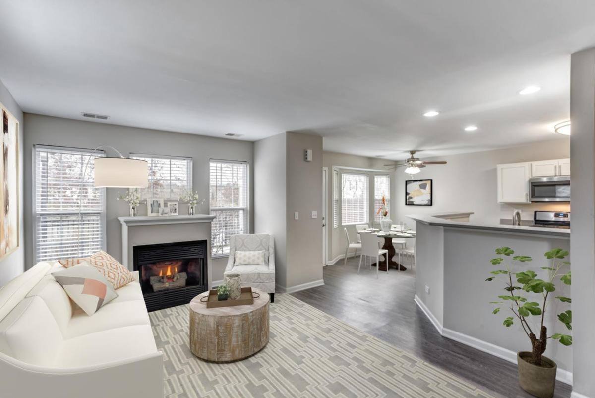 Townhouse for rent at 168 Gregory St, Aurora, IL 60504