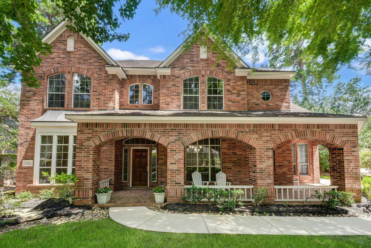 House for rent at 203 N Hazelcrest Circle, Spring, TX 77382