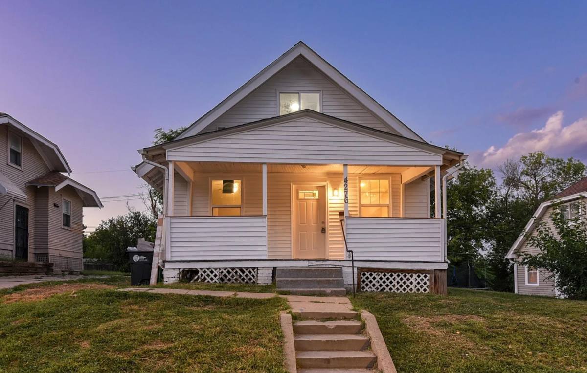 House for rent at 4276 Binney St, Omaha, NE 68111