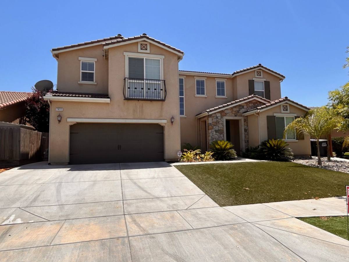 House for rent at 2833 W Connelly Ave, Visalia, CA 93291
