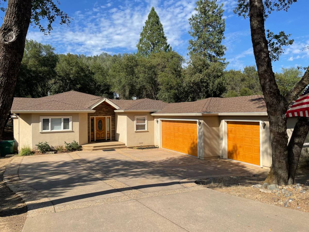 House for rent at 13553 Lake Wildwood Dr, Penn Valley, CA 95946