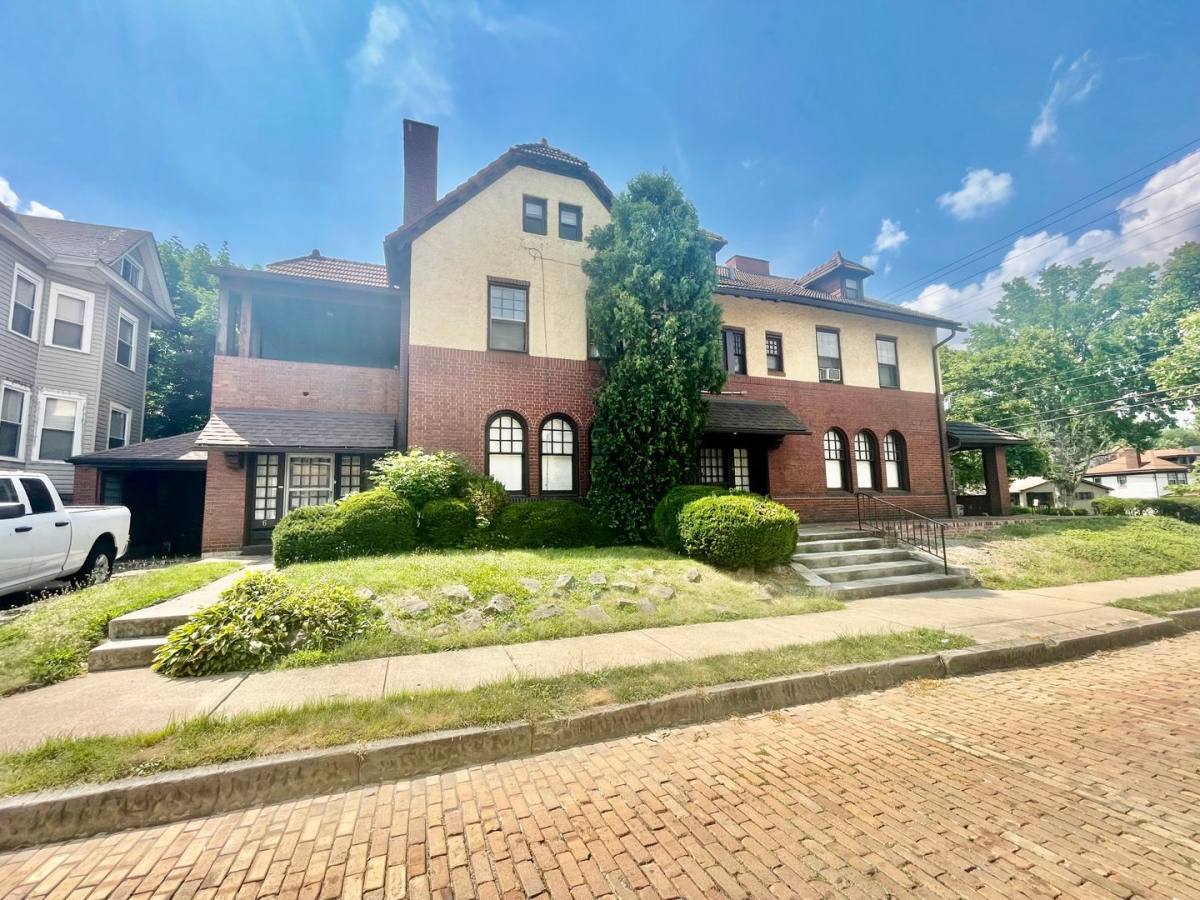 Apartment for rent at 1939 Crafton Blvd, Pittsburgh, PA 15205