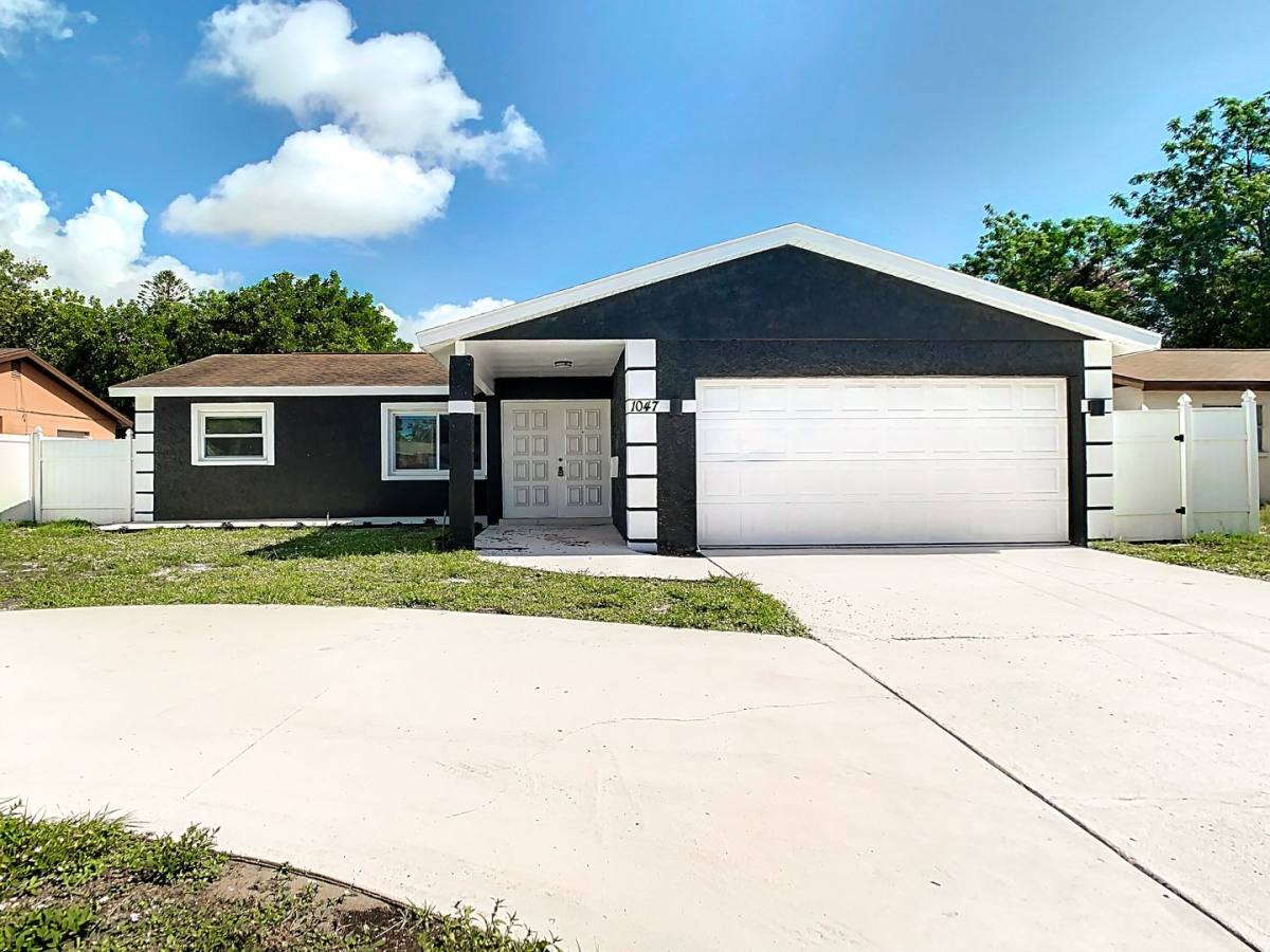 House for rent at 1047 54th Ave S, Saint Petersburg, FL 33705