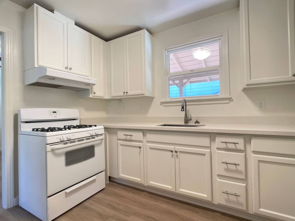 Apartment for rent at 442 Madison Ave, Redwood City, CA 94061