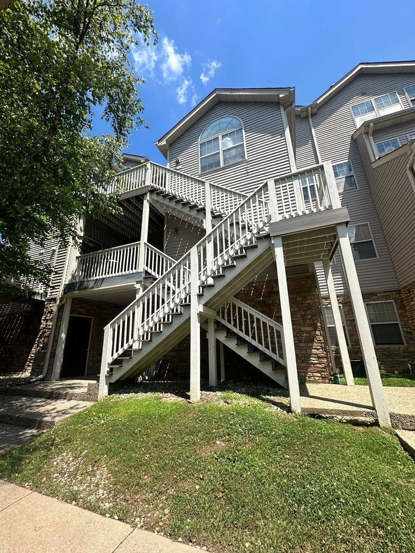 Apartment for rent at 13202 Prospect Glen Way, Prospect, KY 40059