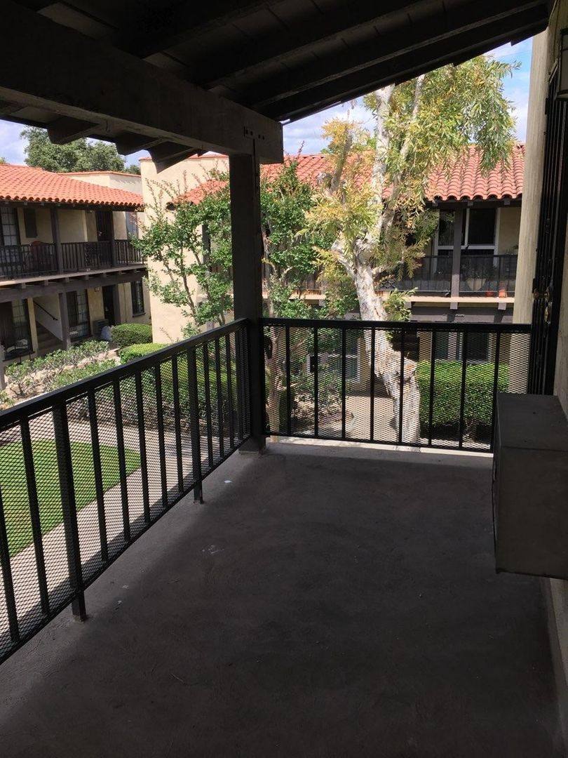 Apartment for rent at 140 Yorba St, Tustin, CA 92780