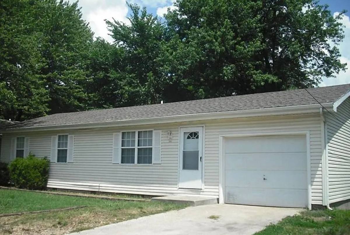 House for rent at 2727 W Nichols St, Springfield, MO 65803