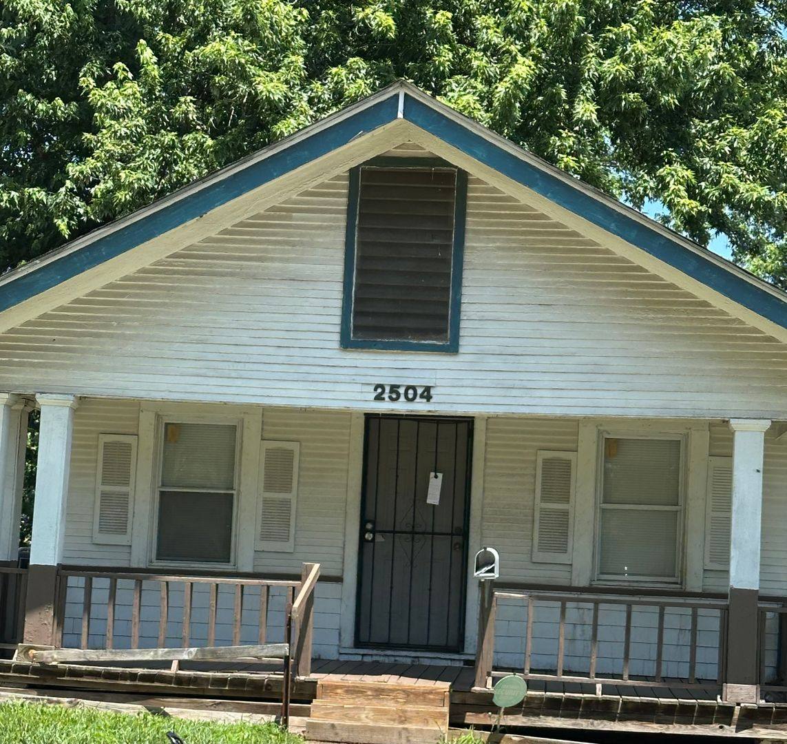 House for rent at 2504 E 55th St, Kansas City, MO 64130