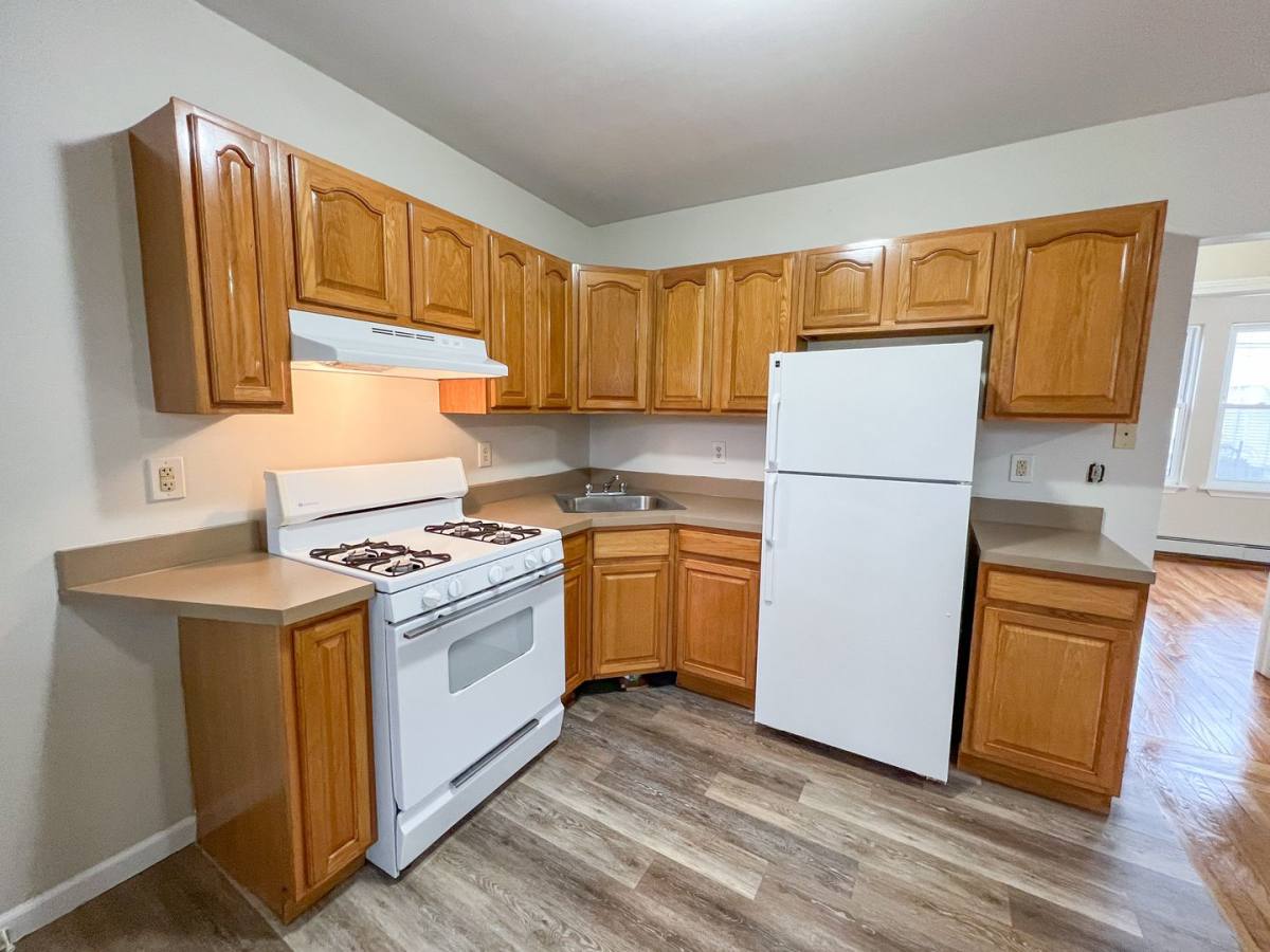 Apartment for rent at 15-17 Dorothy St, Hartford, CT 06106