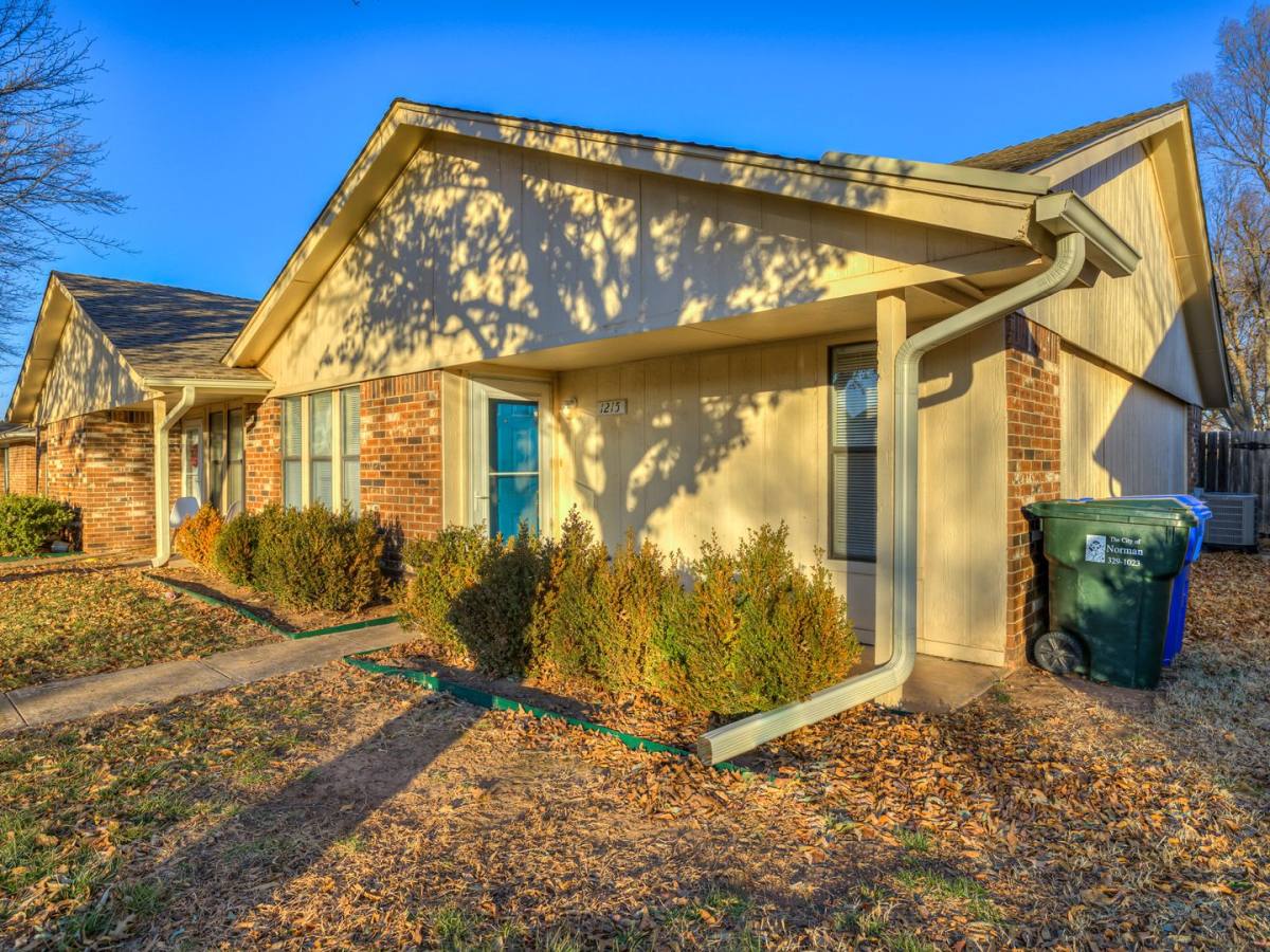 House for rent at 1215 Clearwater Dr, Norman, OK 73071