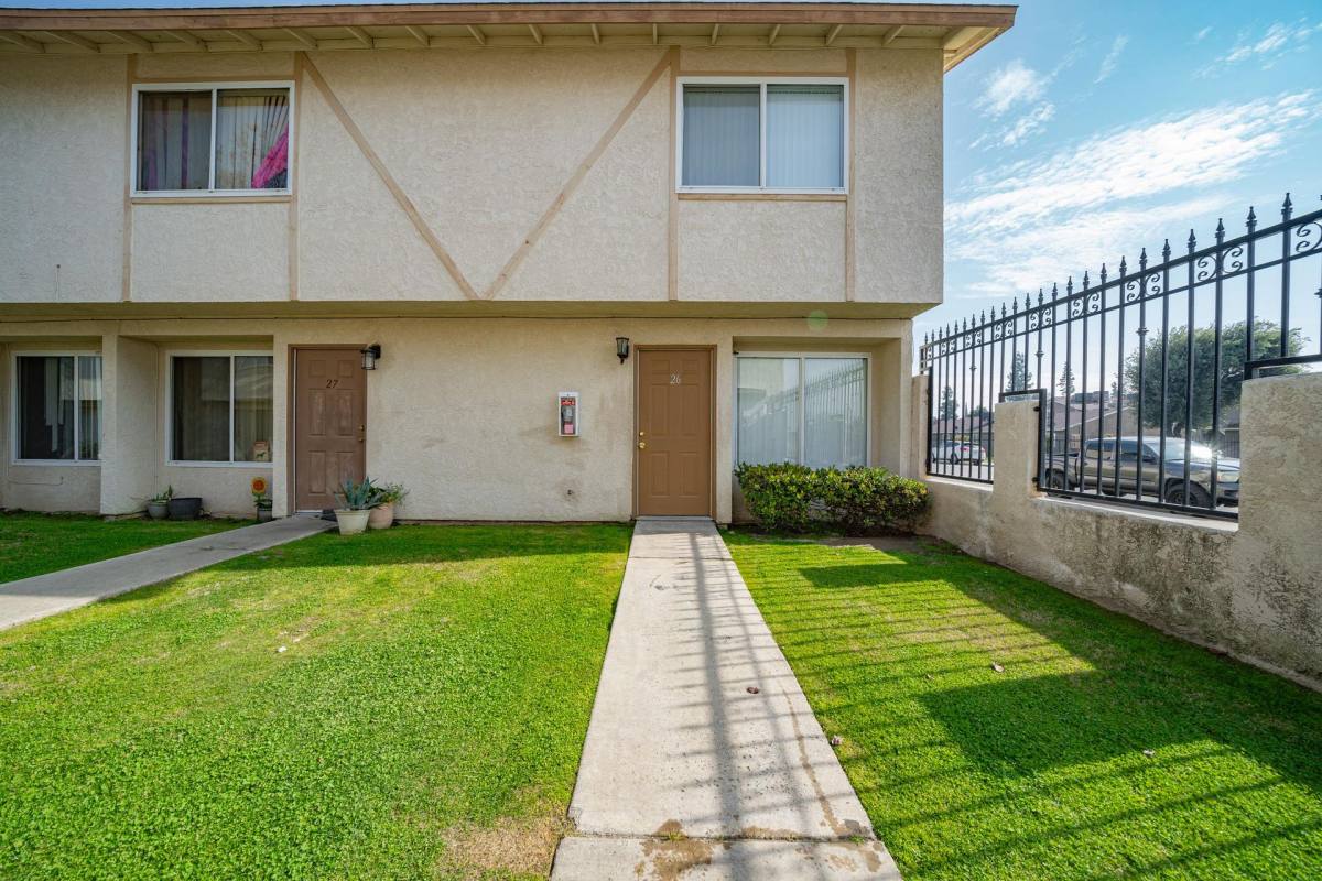 Apartment for rent at 4032 O St, Bakersfield, CA 93301