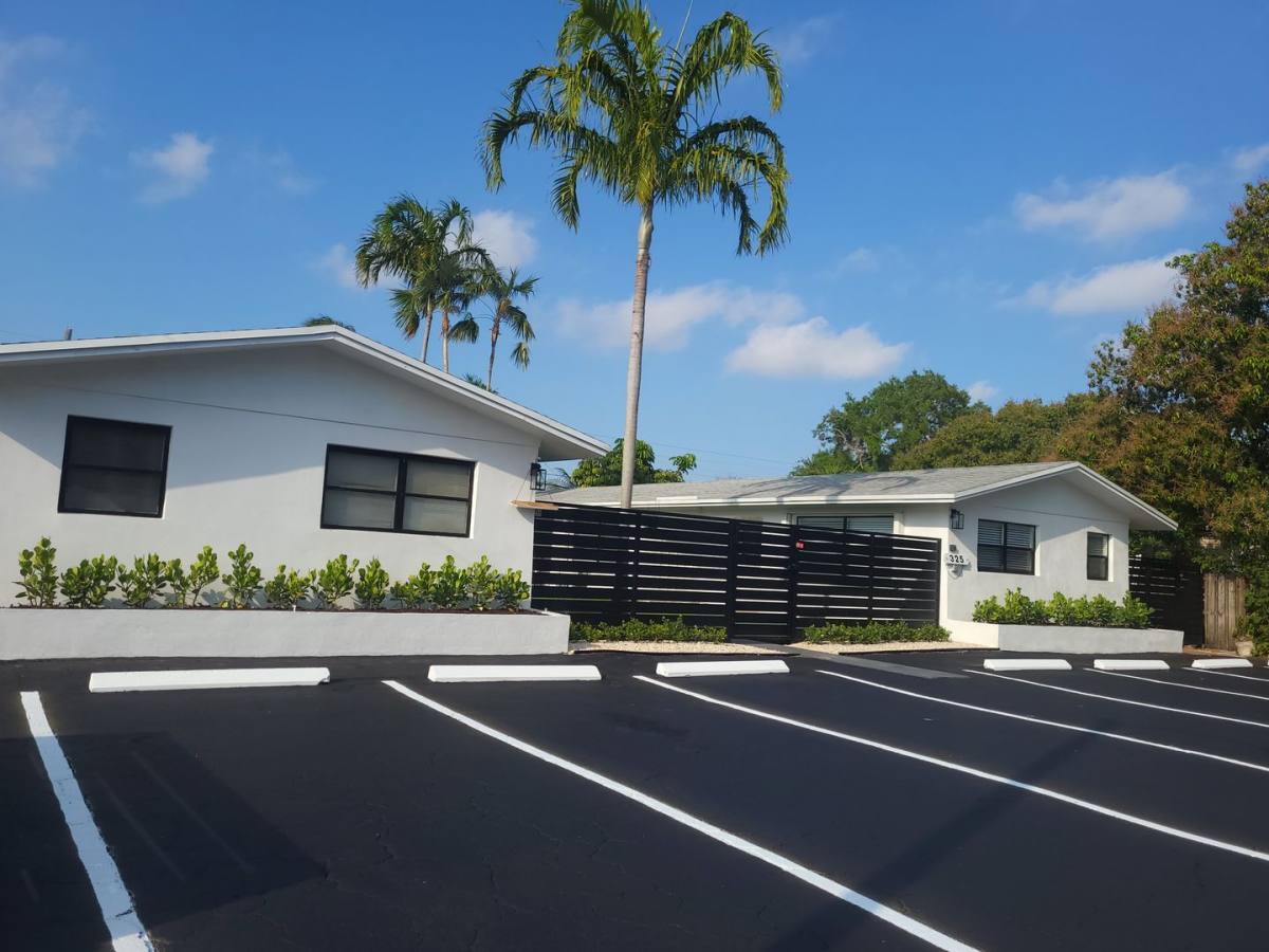 Apartment for rent at 325 NW 25th St, Fort Lauderdale, FL 33311
