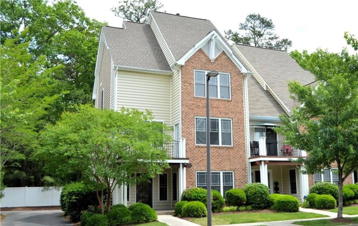 Townhouse for rent at 991 Hollymeade Circle, Newport News, VA 23602