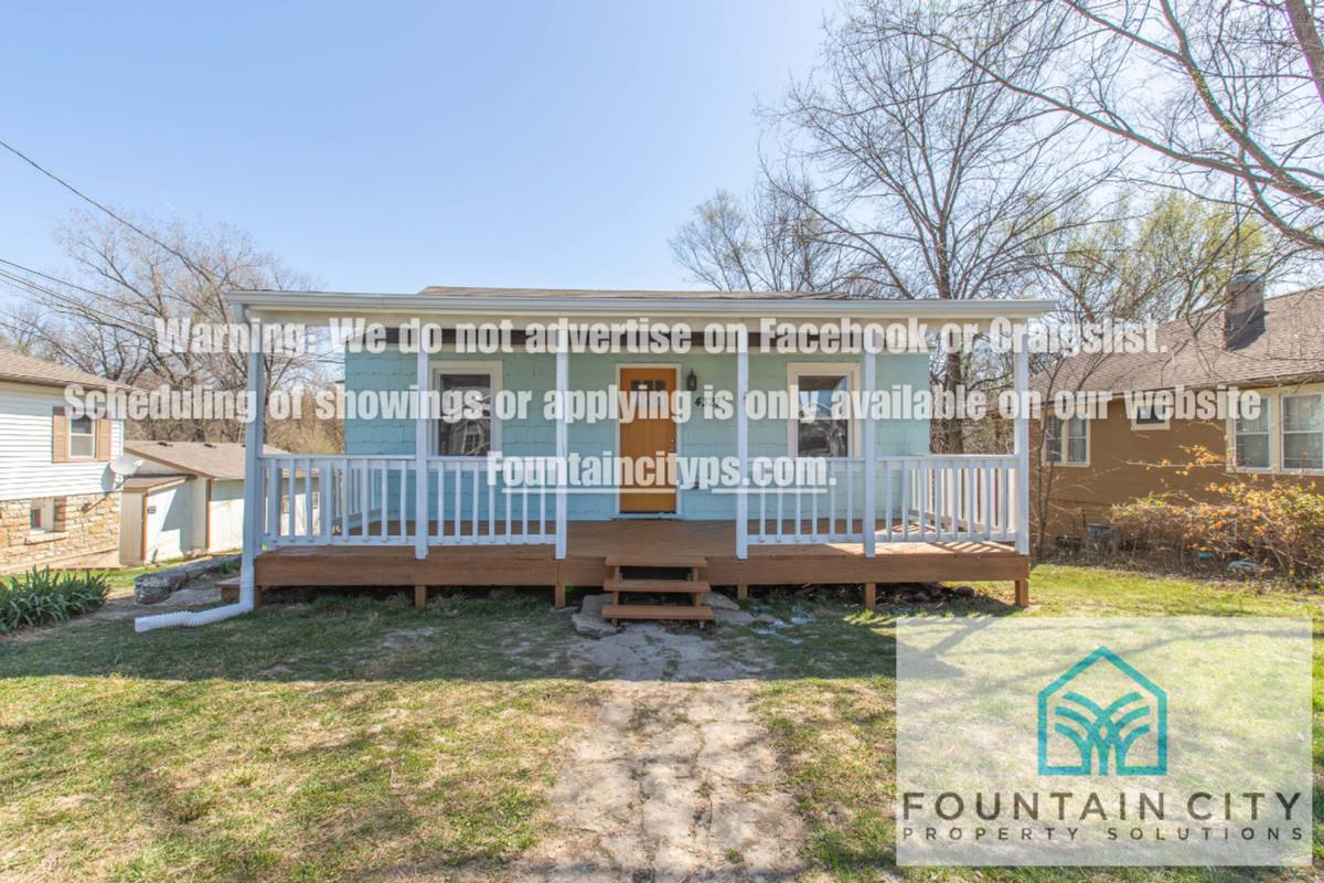 House for rent at 4327 N Spruce Ave, Kansas City, MO 64117