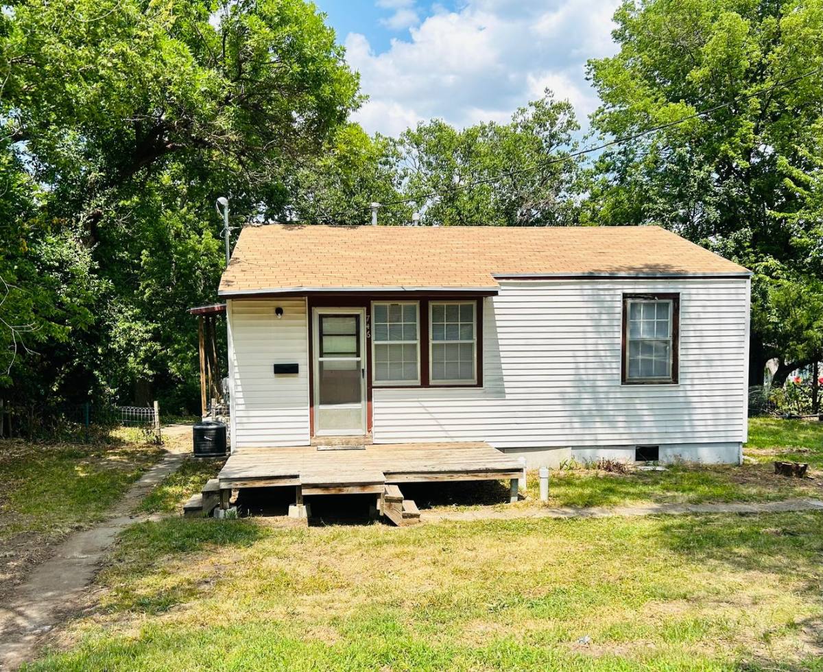 House for rent at 746 W 1st, Junction City, KS 66441