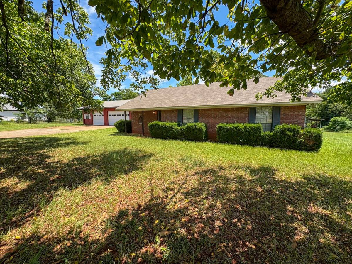 House for rent at 811 S Houston, Bullard, TX 75757