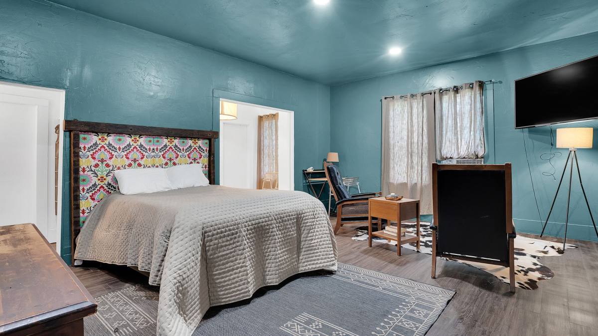 Apartment for rent at 330 SW D St, Ardmore, OK 73401