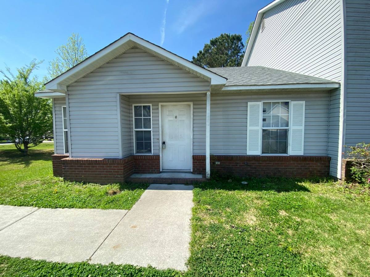Townhouse for rent at 2247 Brandymill Lane, Jacksonville, NC 28546